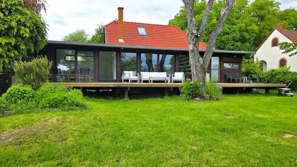 Eladó újszerű családi ház, Nyugotszenterzsébet 3 szoba 190 m² 89 M Ft